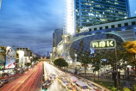 Laying Over in Bangkok – What to Do & Where to Eat