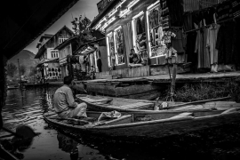 14 Best Houseboats In Kashmir: A Treat For Nature Buffs!
