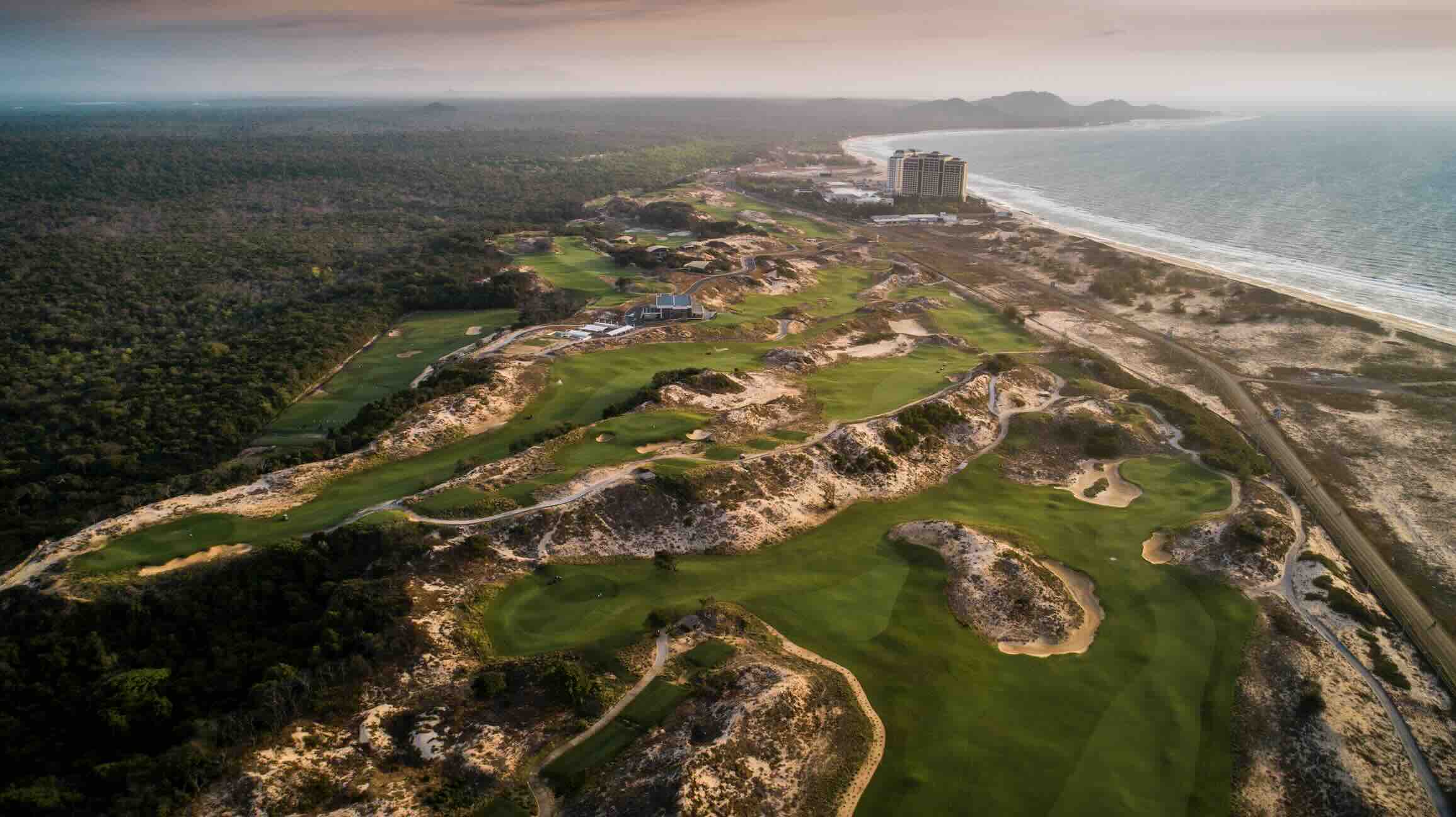 The Bluffs Grand Ho Tram Wins Luxury Lifestyle Award For Best Golf Course In Southeast Asia