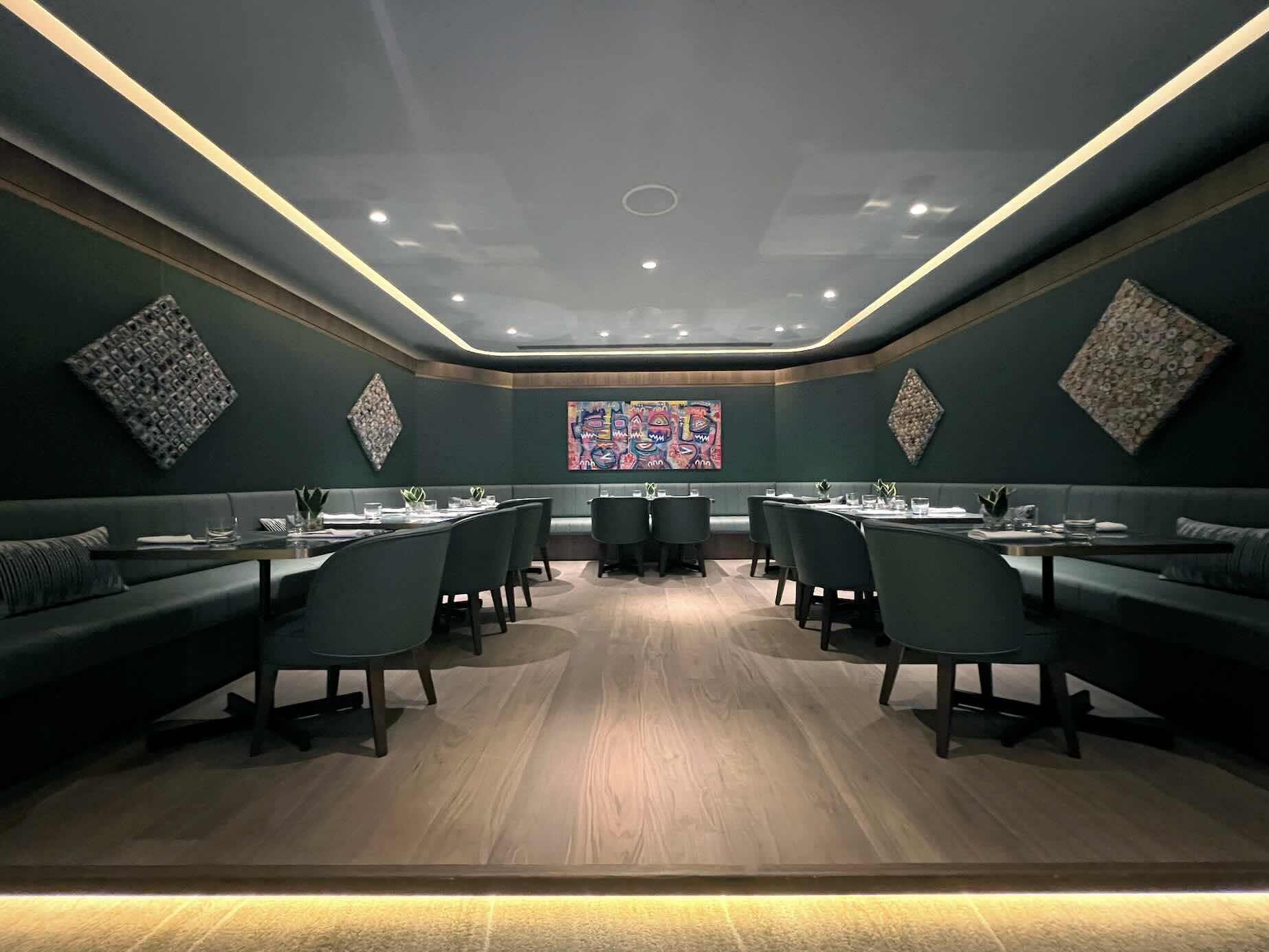 Plaza Premium Infinity Room: Private Sanctuary Hong Kong Airport
