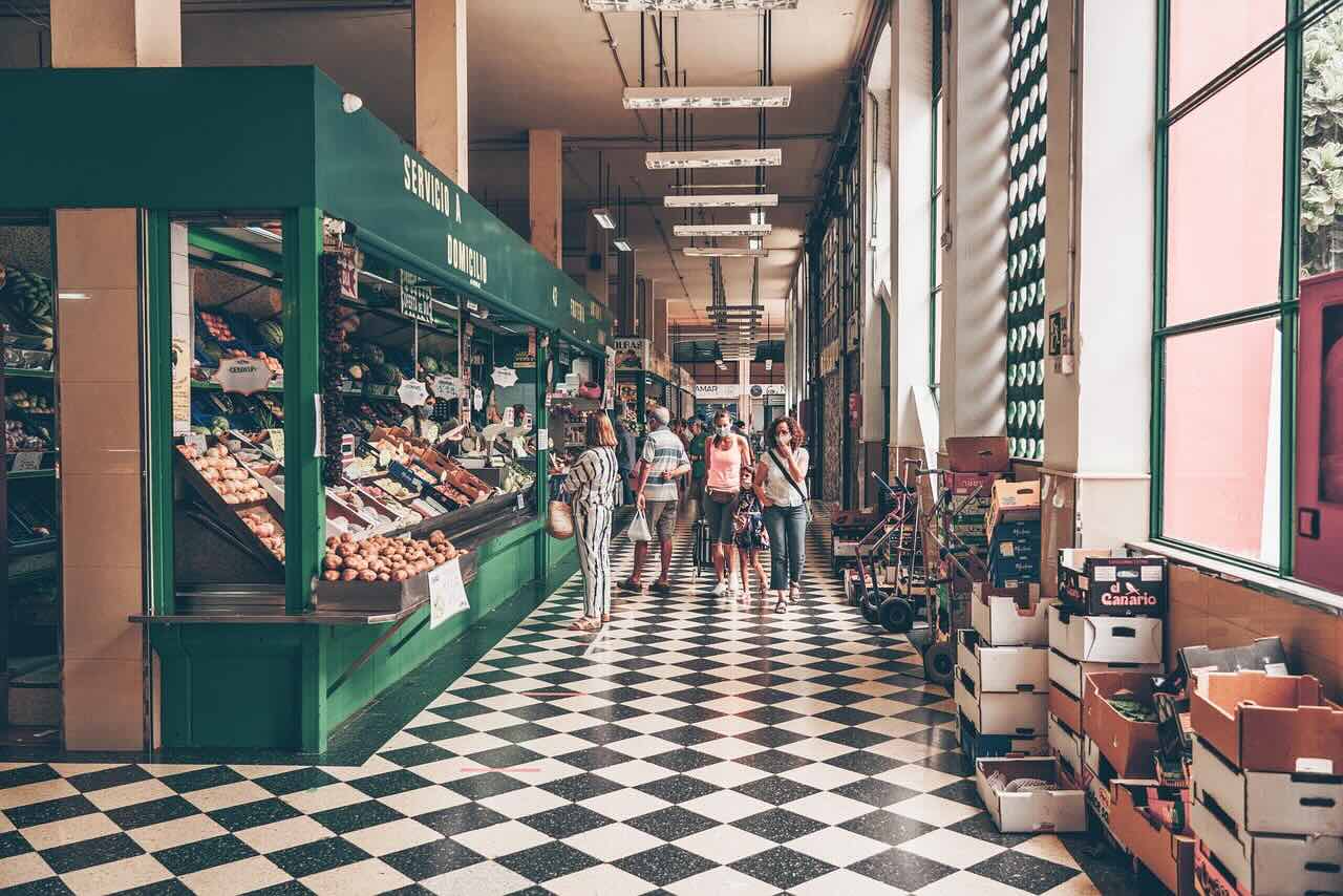 The 2025 Kiosk Playbook: Best Locations, Fixtures & ROI Strategies