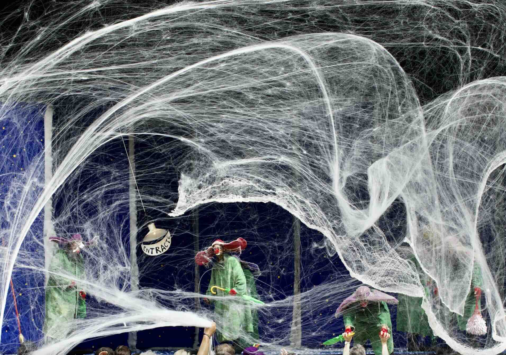 Slava’s Snowshow Singapore Back With Wonder, Laughter & Snow